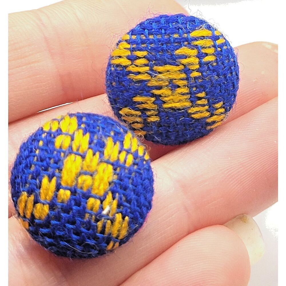 Vintage 80s Woven Plaid Fabric Earrings 0.75in